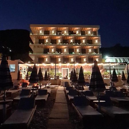 Hotel Aross Kanine المظهر الخارجي الصورة