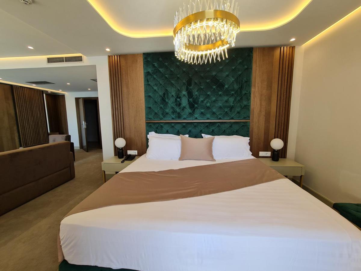 Hotel Aross Kanine المظهر الخارجي الصورة